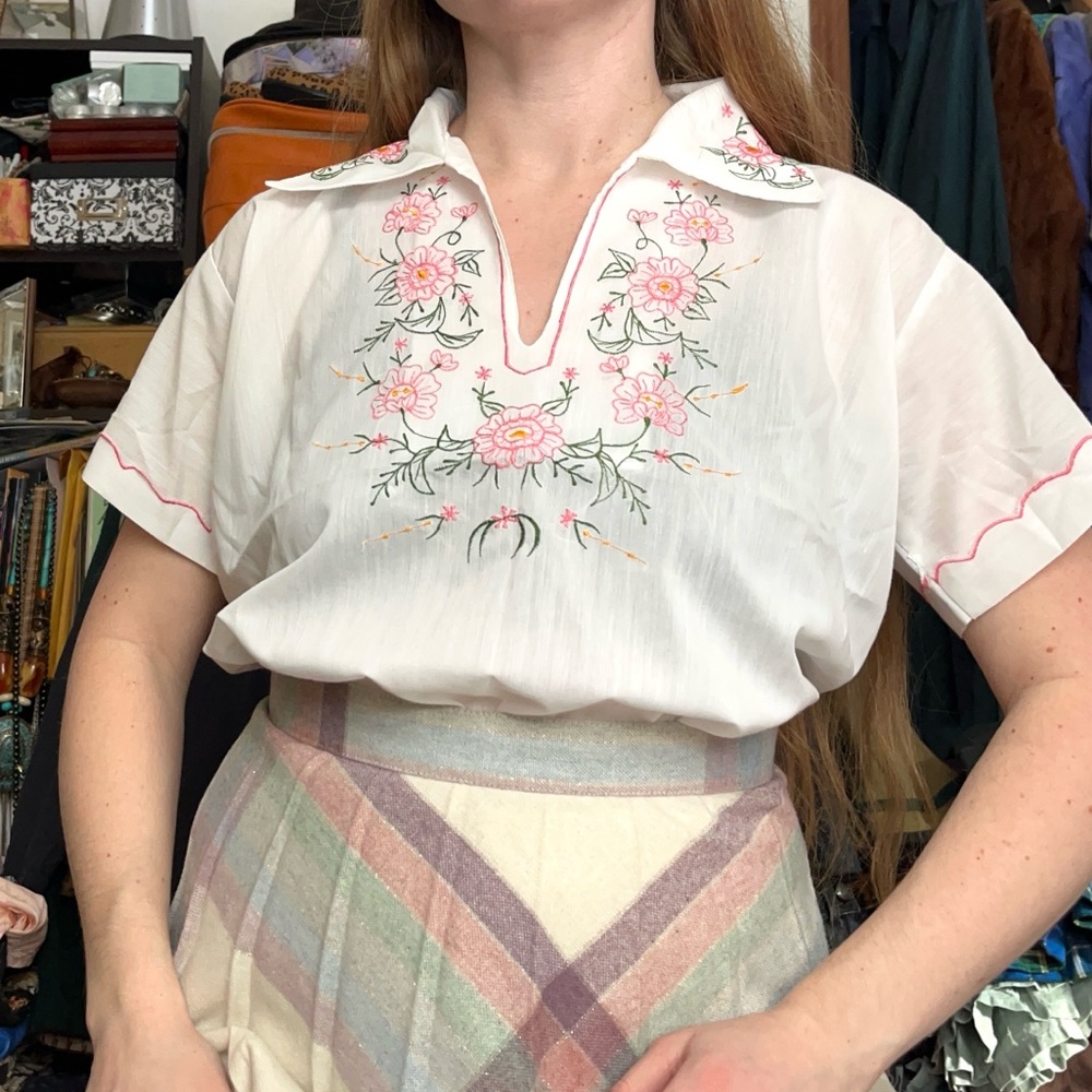70s Embroidered Peasant Blouse White Pink Floral Cottagecore Boho - Picture 4 of 16